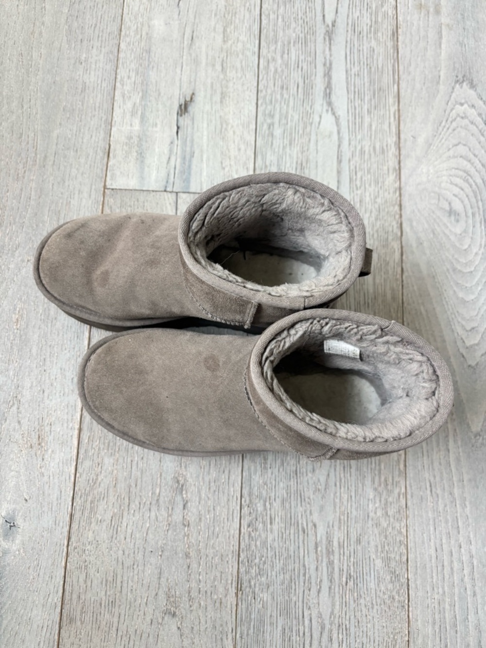 UGG Classic Mini Platform Boots - Picture 8 of 9